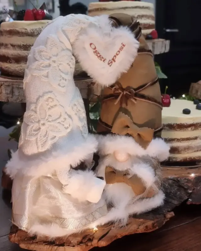 STEFANO E BARBARA❤️
17Maggio2025

#weddingseason #wedddingcake #weddingparty #weddingspecialist #weddingspecialist #pasticceriaartigianale #tortenuziali #matrimoniocom #cakedesigner #marcyscake