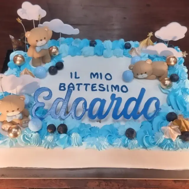 Orsettini per Edoardo💙

CakeTopper realizzato a mano da noi🦋

#cakespecialist #cakesofinstagram #pasticceriaartigianale #pastadizucchero #caketopper #torteartigianali #pastrychef #marcyscake