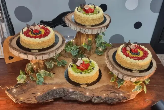 FABRIZIO E MILENA🧡
2Giugno2025

#weddingseason #wedddingcake #weddingparty #weddinginspiration #torteartigianali #tortedecorate #pasticceriaartigianale #cakespecialist #pannafresca #tortedimatrimonio #matrimoniocom #marcyscake
