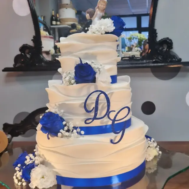 Dylan e Giulia💙
14Giugno2025
@dylanbruk 
@giulyy95 

#weddingcakes #weddingseason #wedddingcake #weddingparty #cakespecialist #cakestyle #cakedesigner #pasticceriaartigianale #tortedimatrimonio #marcyscake